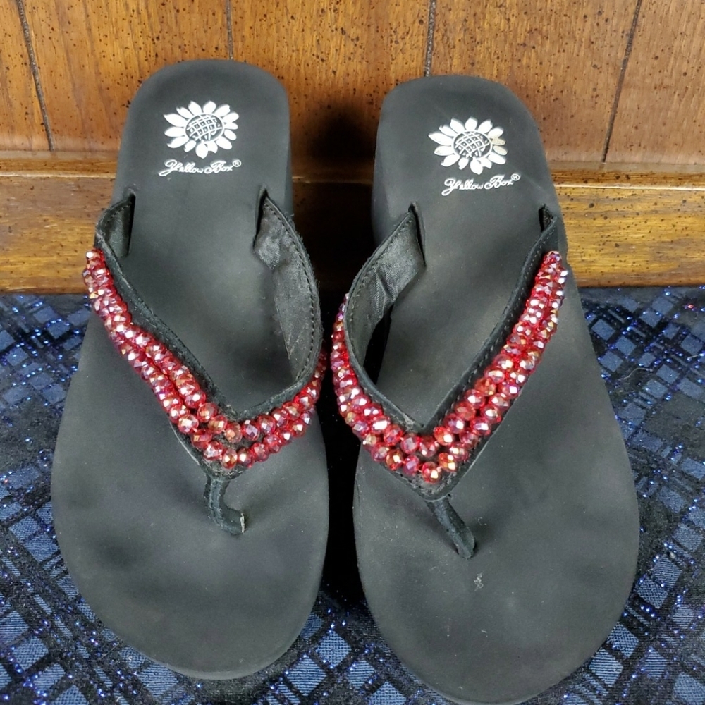 Yellow Box wedges sandals Sz 7 black red - Picture 2 of 7